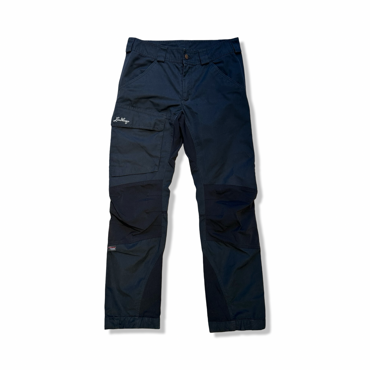 Svara funktionsbyxor från Lundhags Traverse Pant för dam, fotograferade framifrån mot en vit bakgrund.