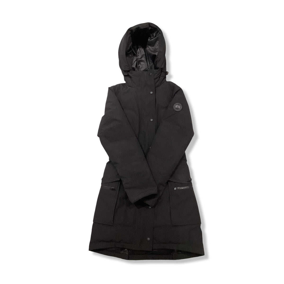 Svart dunjacka Canada Goose Black Label för dam med huva, fotograferad framifrån mot vit bakgrund.