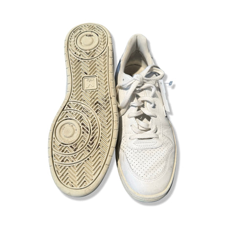 Vita Veja V-10 lädersneakers för herr, där ena skon visas uppifrån och den andra visar sulan mot vit bakgrund.
