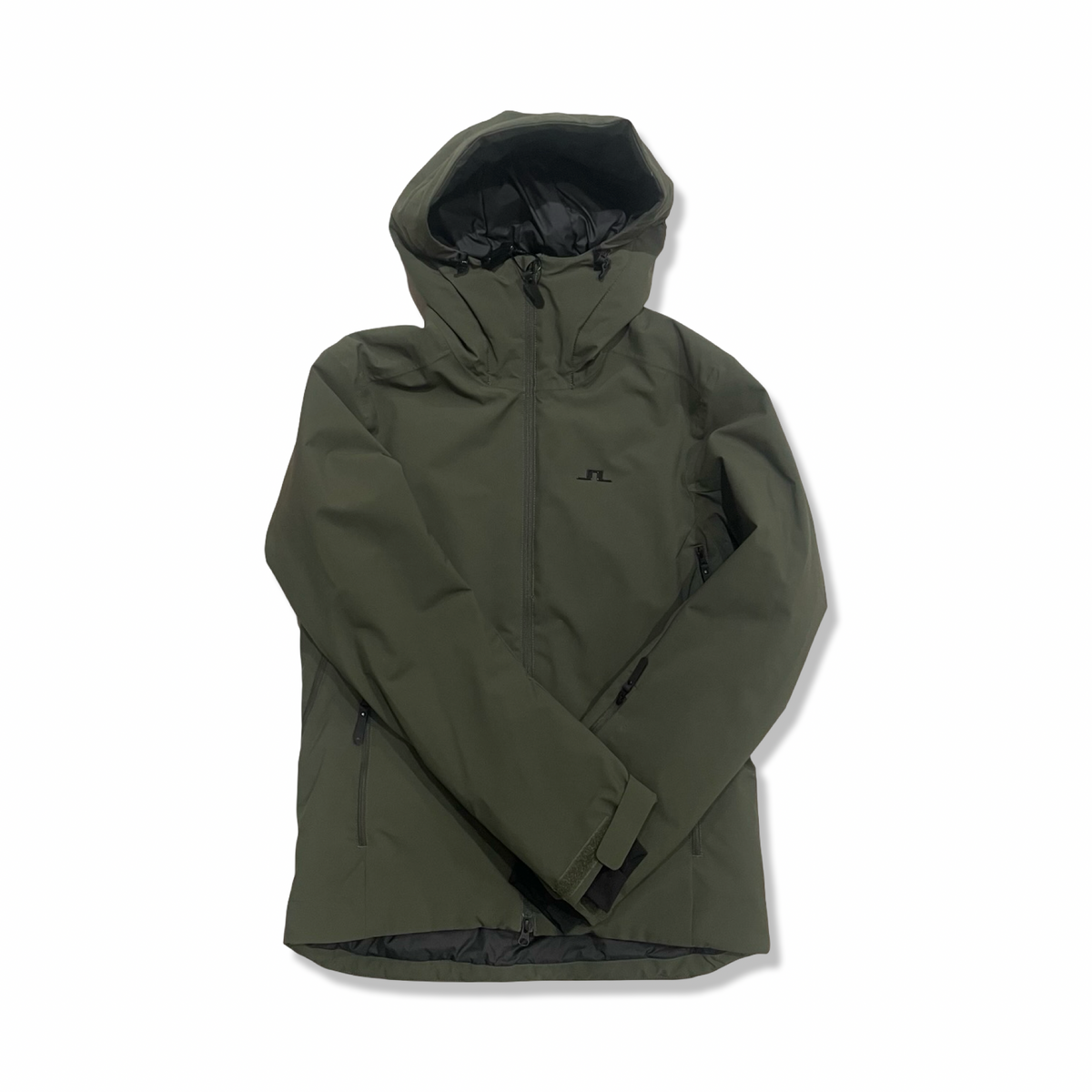 Grön dunjacka Ace jacket från J.Lindeberg för herr, fotograferad framifrån mot en vit bakgrund.