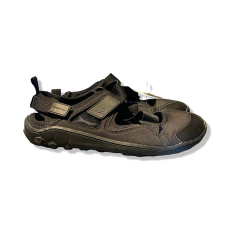Svarta Vivobarefoot-sandaler för dam i storlek 39, fotograferade från sidan mot vit bakgrund.