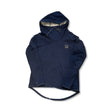 Mörkblå Klättermusen hoodie för dam med hög krage och luva, fotograferad framifrån mot en vit bakgrund.