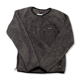 Grå Patagonia fleecehoodie för dam med dragkedja och bröstficka, fotograferad framifrån mot en vit bakgrund.