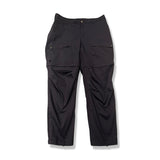 Mörkblå funktionsbyxa Fjällräven Abisko Hybrid Trail Trousers Zip-off för dam, fotograferad framifrån mot vit bakgrund.