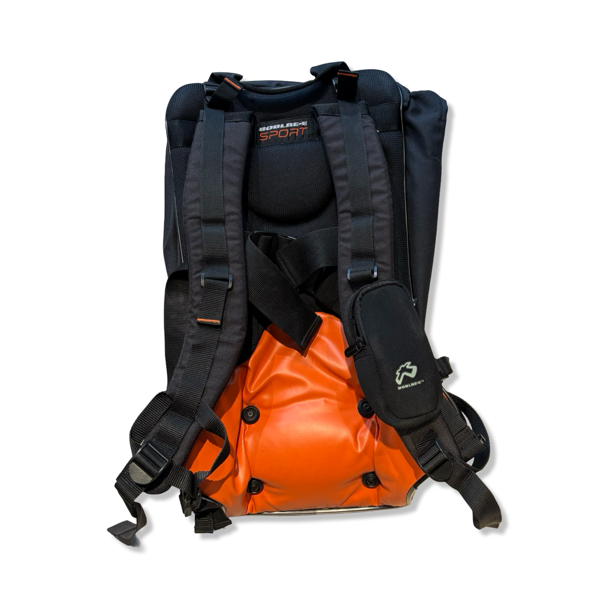 Boblbee GT 25L hardshell-ryggsäck i orange och svart med vadderade remmar, fotograferad bakifrån mot vit bakgrund.