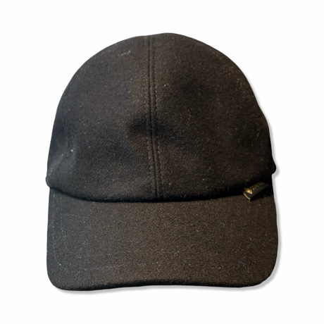 Svart Göttmann Monaco KG basebollkeps i ullmaterial med Gore-Tex, fotograferad framifrån mot vit bakgrund.